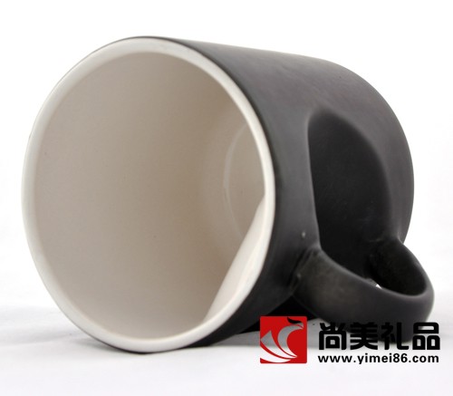 黑色桃心变色杯