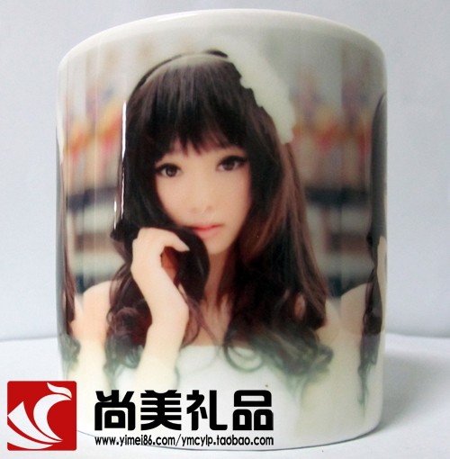花把骨瓷变色杯做上去照片后的效果